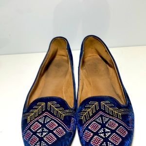 Super chic velvet flats